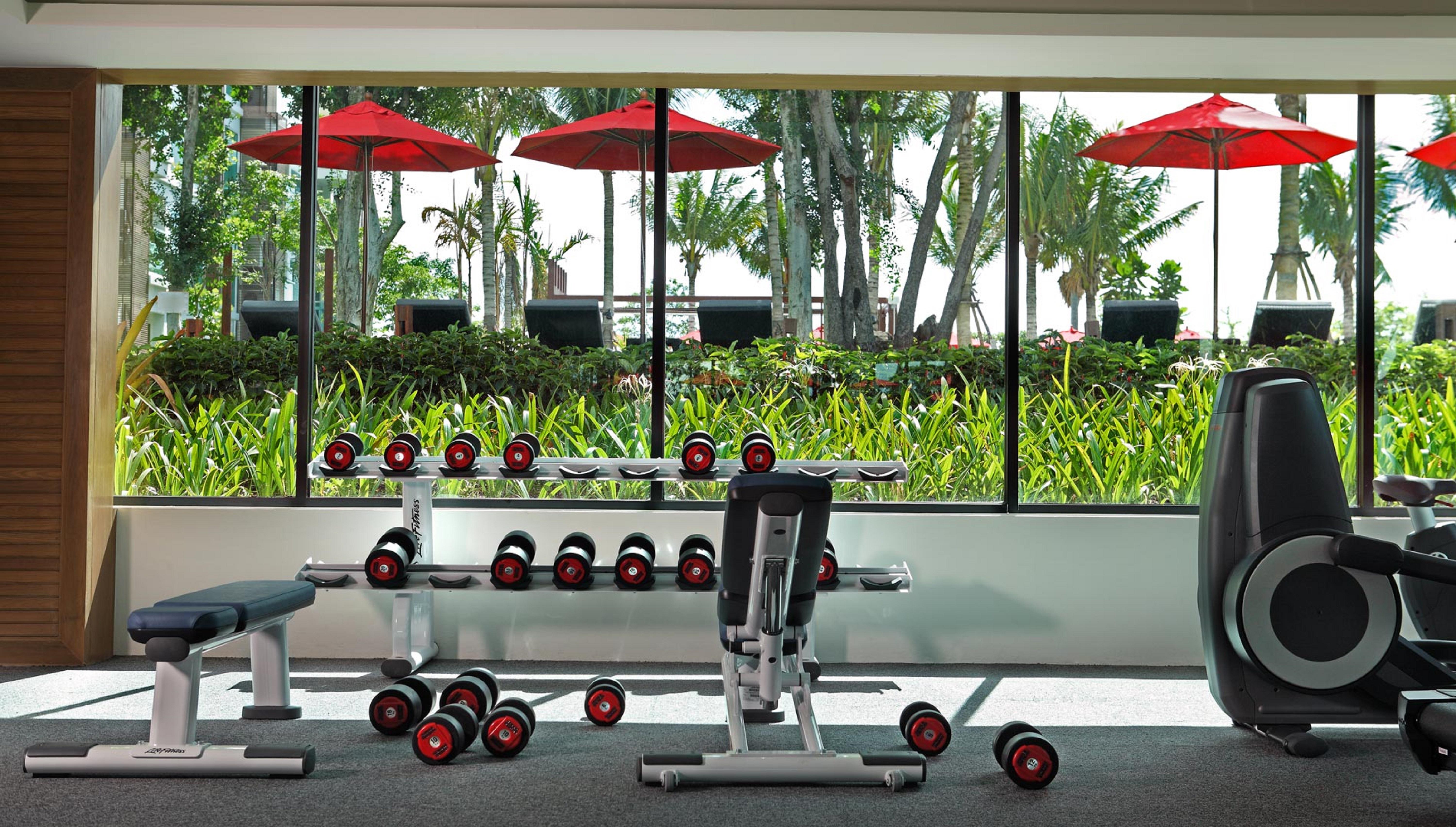 Amari Hua Hin - SHA Extra Plus Bagian luar foto The gym at the hotel