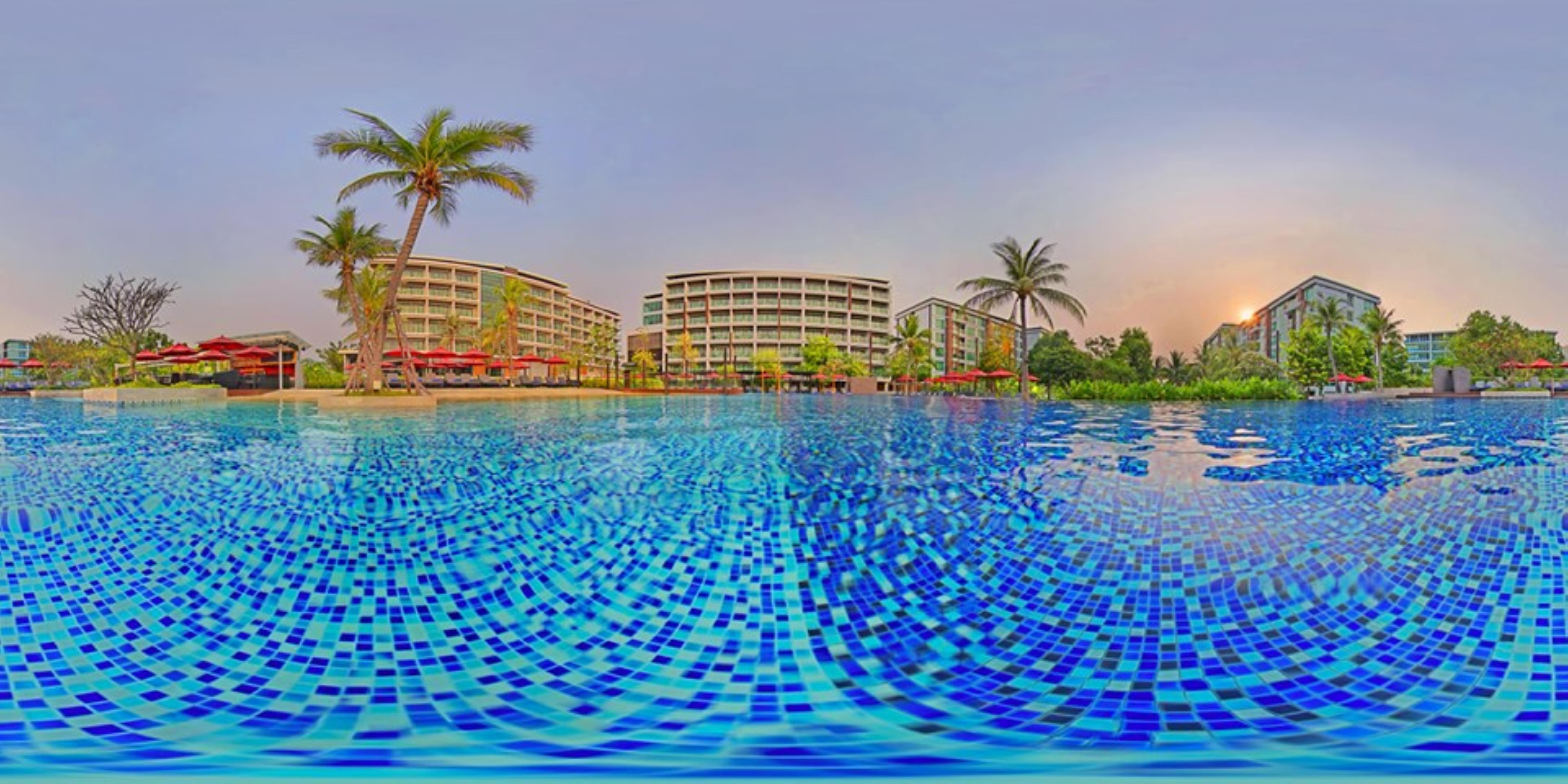 Amari Hua Hin - SHA Extra Plus Bagian luar foto The pool at the Royal Paradise Hotel & Spa