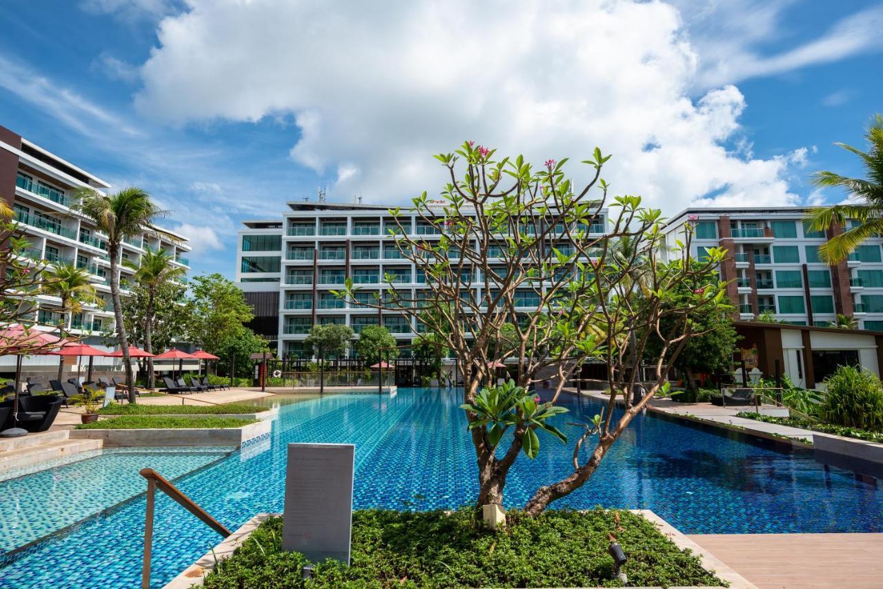 Amari Hua Hin - SHA Extra Plus Bagian luar foto The swimming pool at the resort