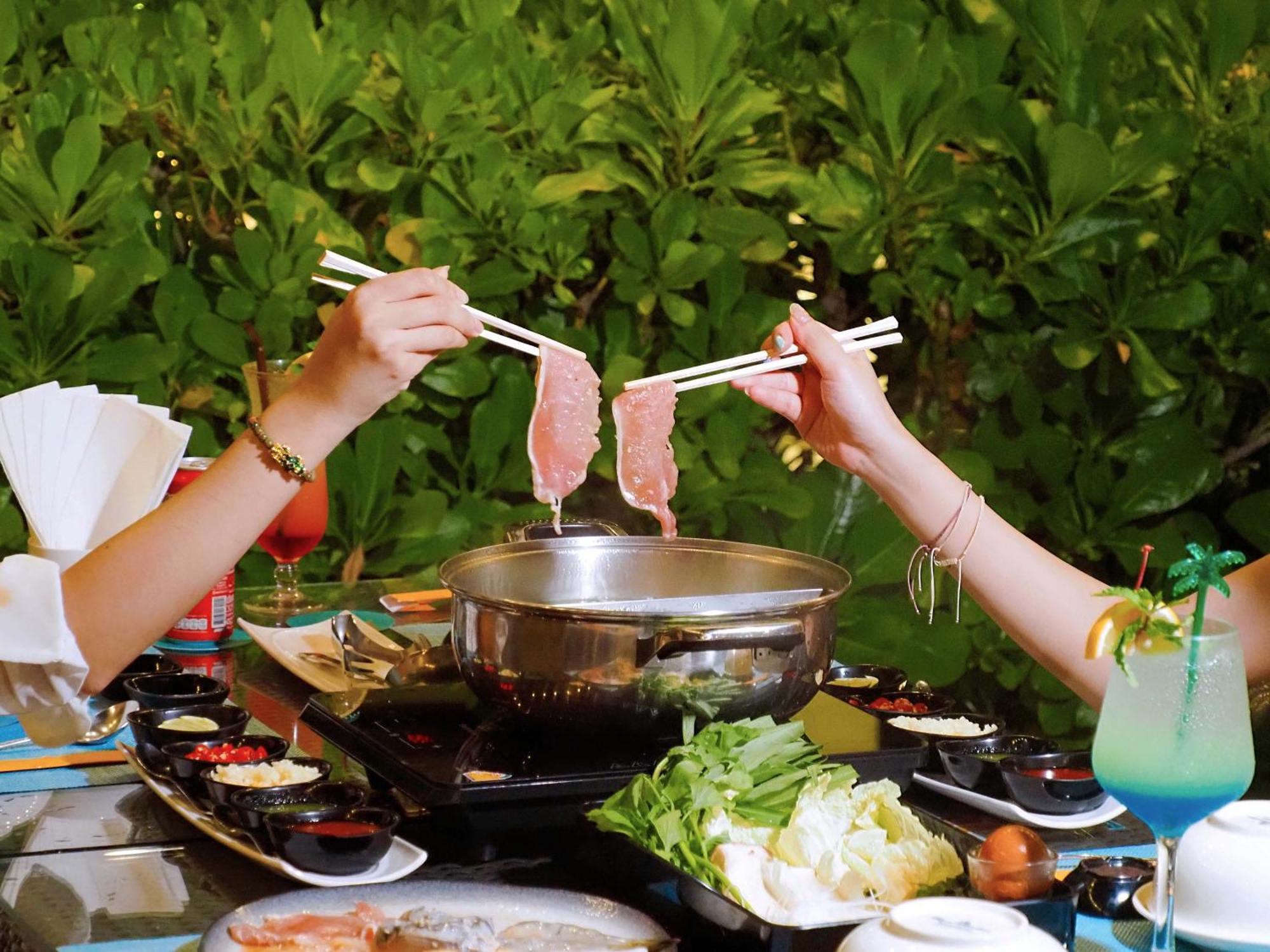 Amari Hua Hin - SHA Extra Plus Bagian luar foto A hot pot